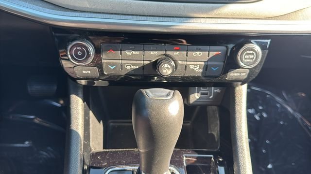 Certified Used 2025 Silver Jeep Limited image 29