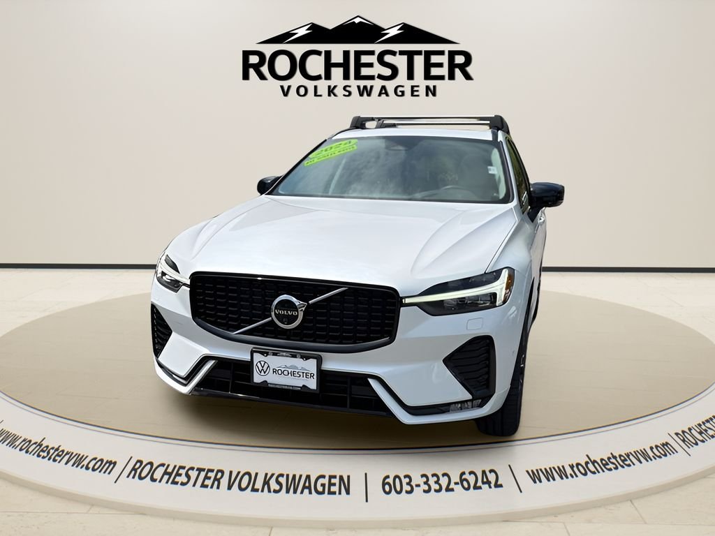 2024 Volvo XC60 B5 Plus Dark Theme AWD's photo