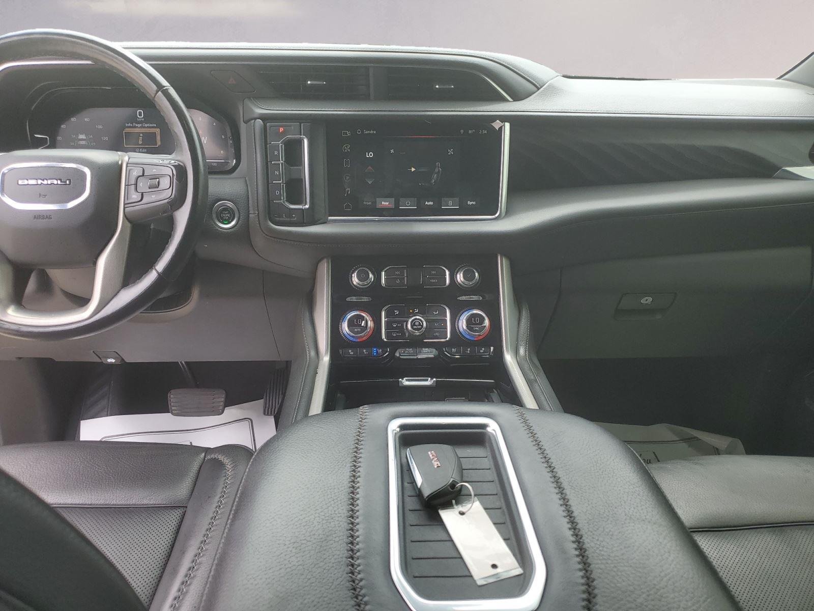 2022 GMC Yukon XL Denali - Photo 10