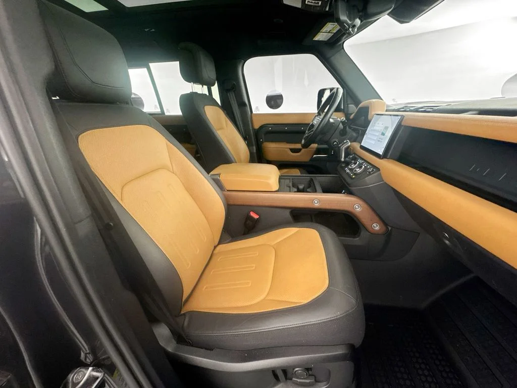 Used 2024 Gray Land Rover X image 29
