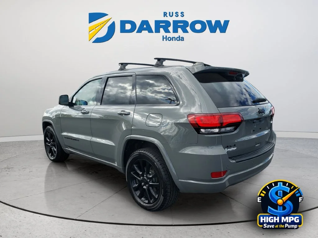 Used 2020 Gray Jeep Altitude image 3