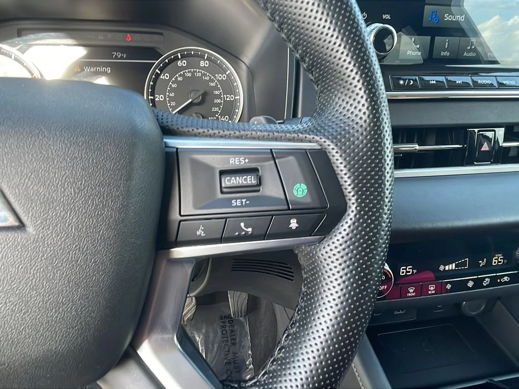 Used 2024 Silver Mitsubishi SE image 20