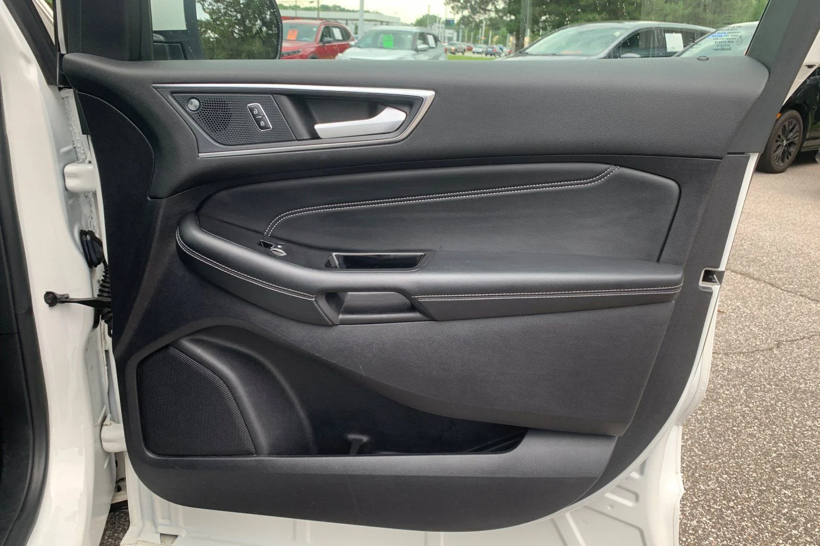 Used 2020 White Ford Titanium image 21