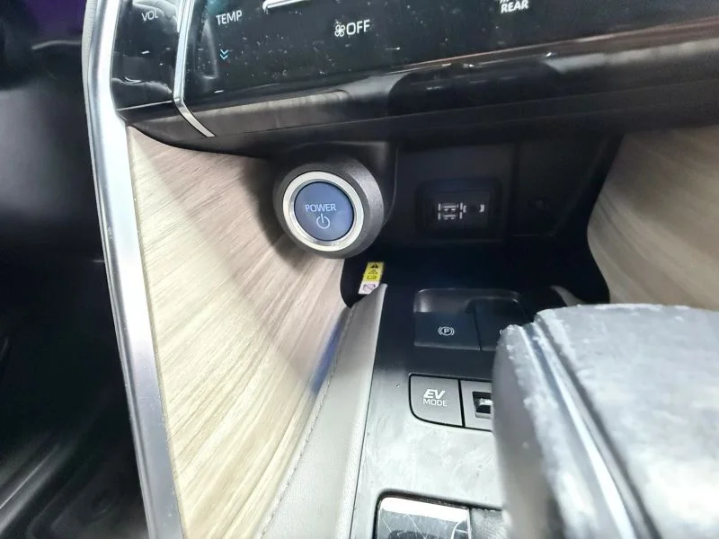 Used 2021  Toyota Limited Sport Utility 4D image 13