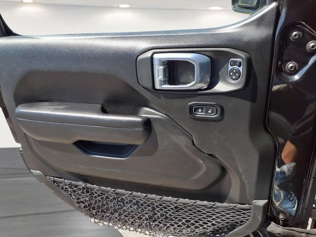 Used 2024  Jeep Rubicon image 15
