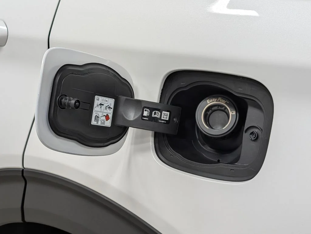 New 2026 Star White Metallic Tri-Coat Ford Active image 25