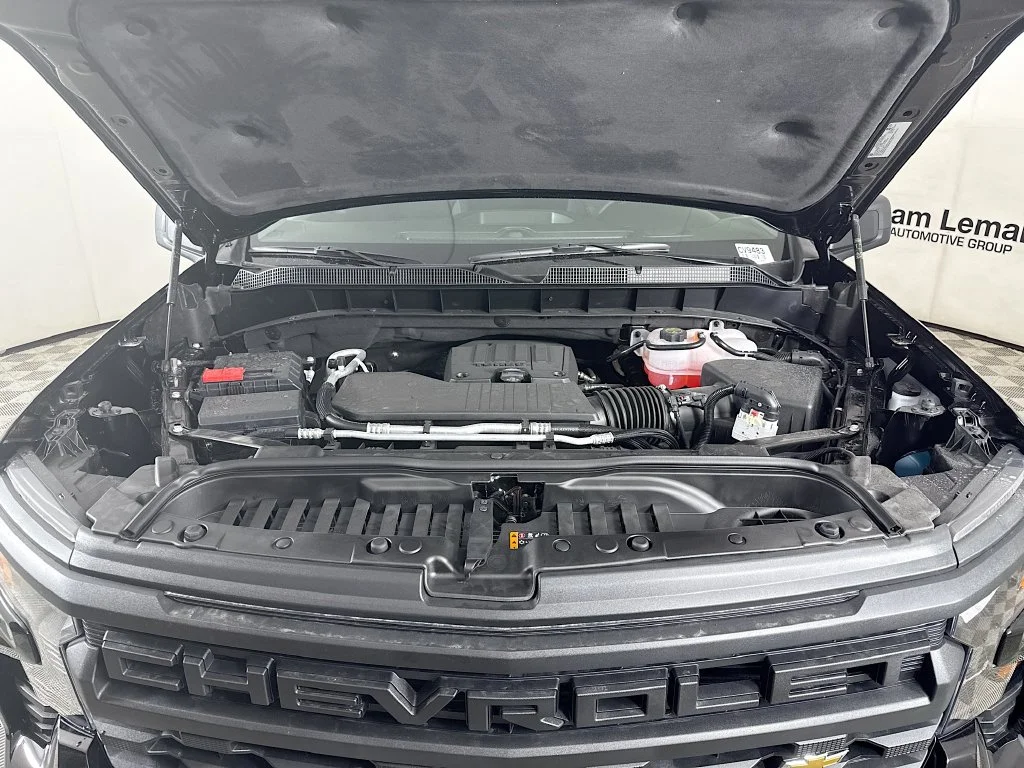 Used 2026 Black Chevrolet Custom image 28