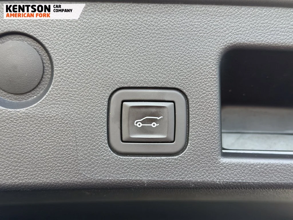 Used 2026 Silver GMC Elevation image 34