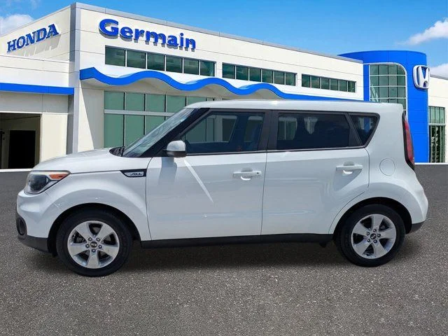 Used 2018 Clear White Kia Base image 8