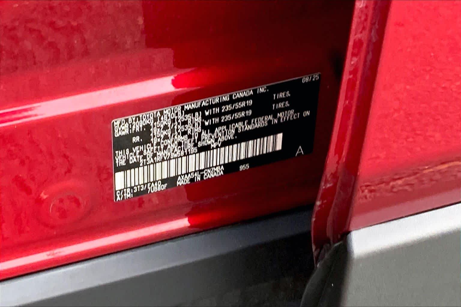 Used 2025 Ruby Flare Pearl Toyota XLE Premium image 37