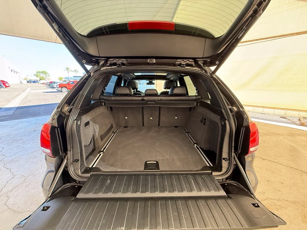 Used 2018 Dark Graphite BMW sDrive35i image 21