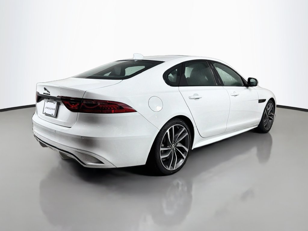 Used 2024 White Jaguar R-Dynamic SE image 5