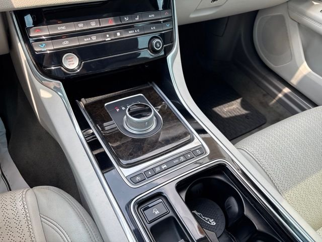 Used 2016 Dark Sapphire Jaguar 35t Prestige image 27
