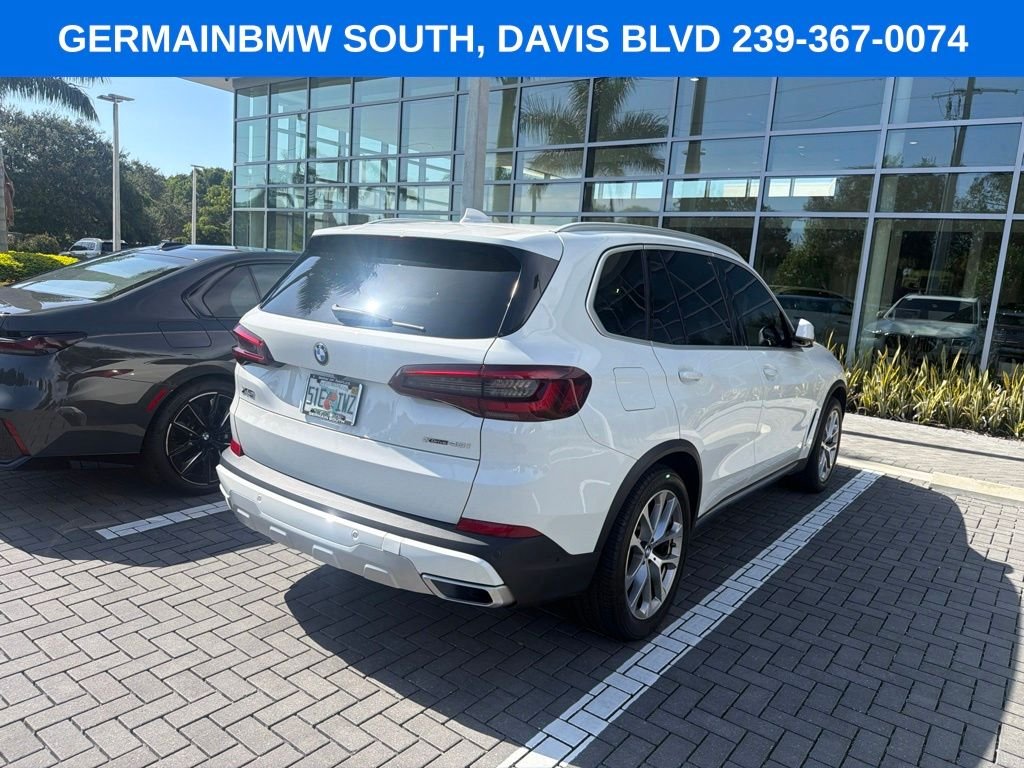 Used 2022 Alpine White BMW xDrive40i image 4