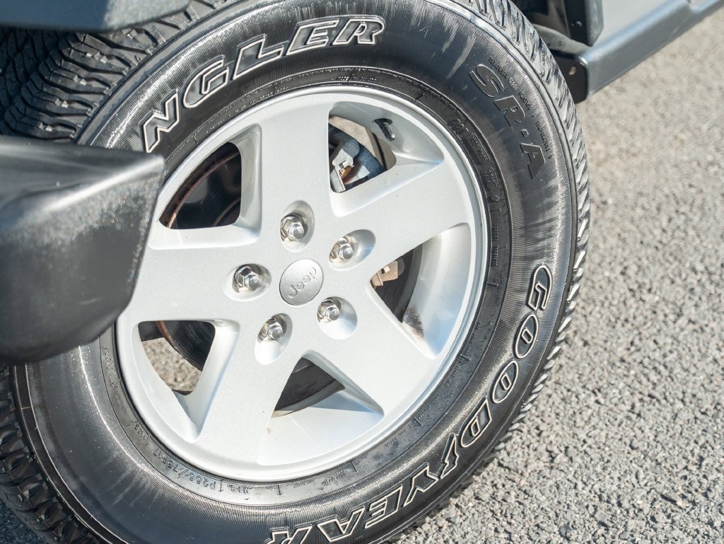 Used 2017 White Jeep Unlimited Sport image 11