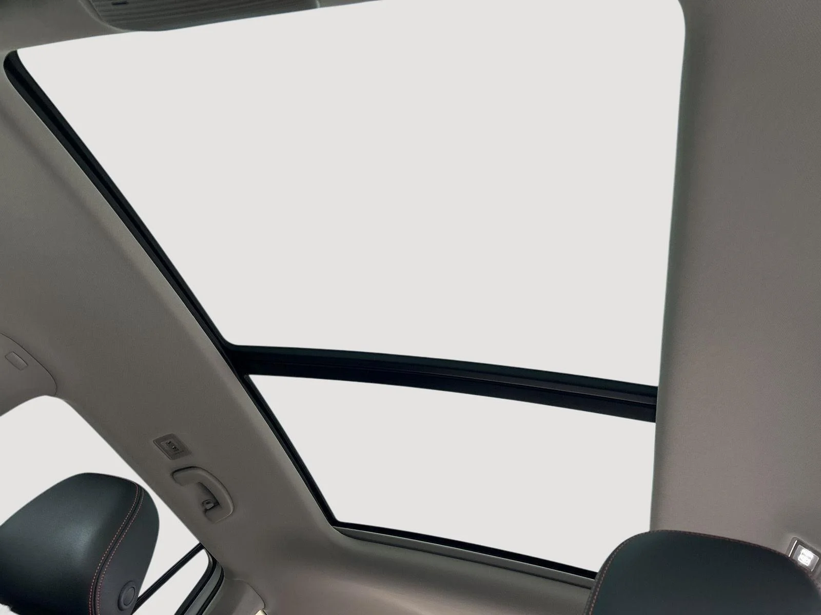 Used 2025  Volkswagen 2.0T Peak Edition image 26