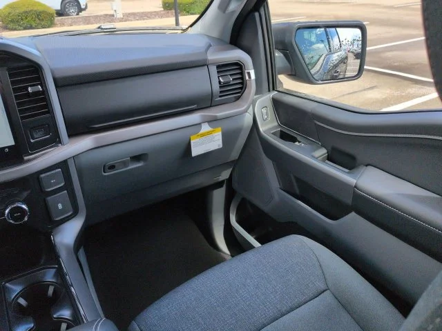 New 2026 Carbonized Gray Metallic Ford XLT image 17