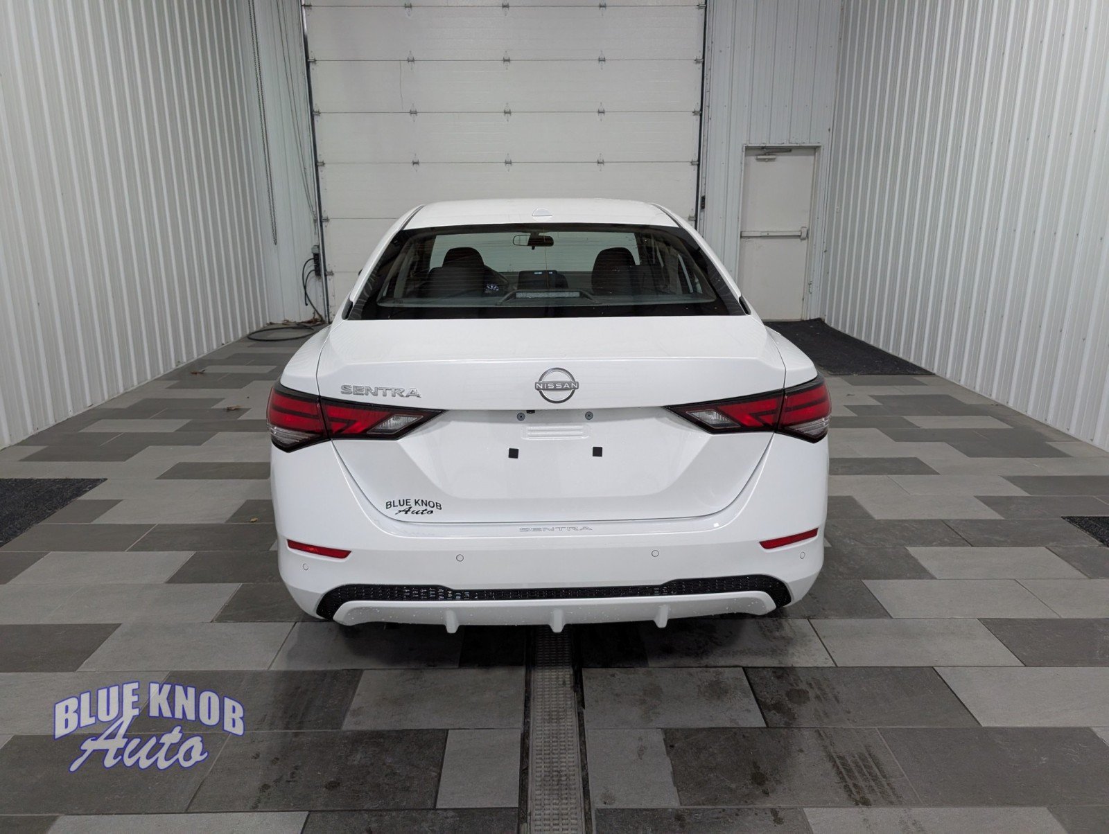 2025 Nissan Sentra SV photo 3