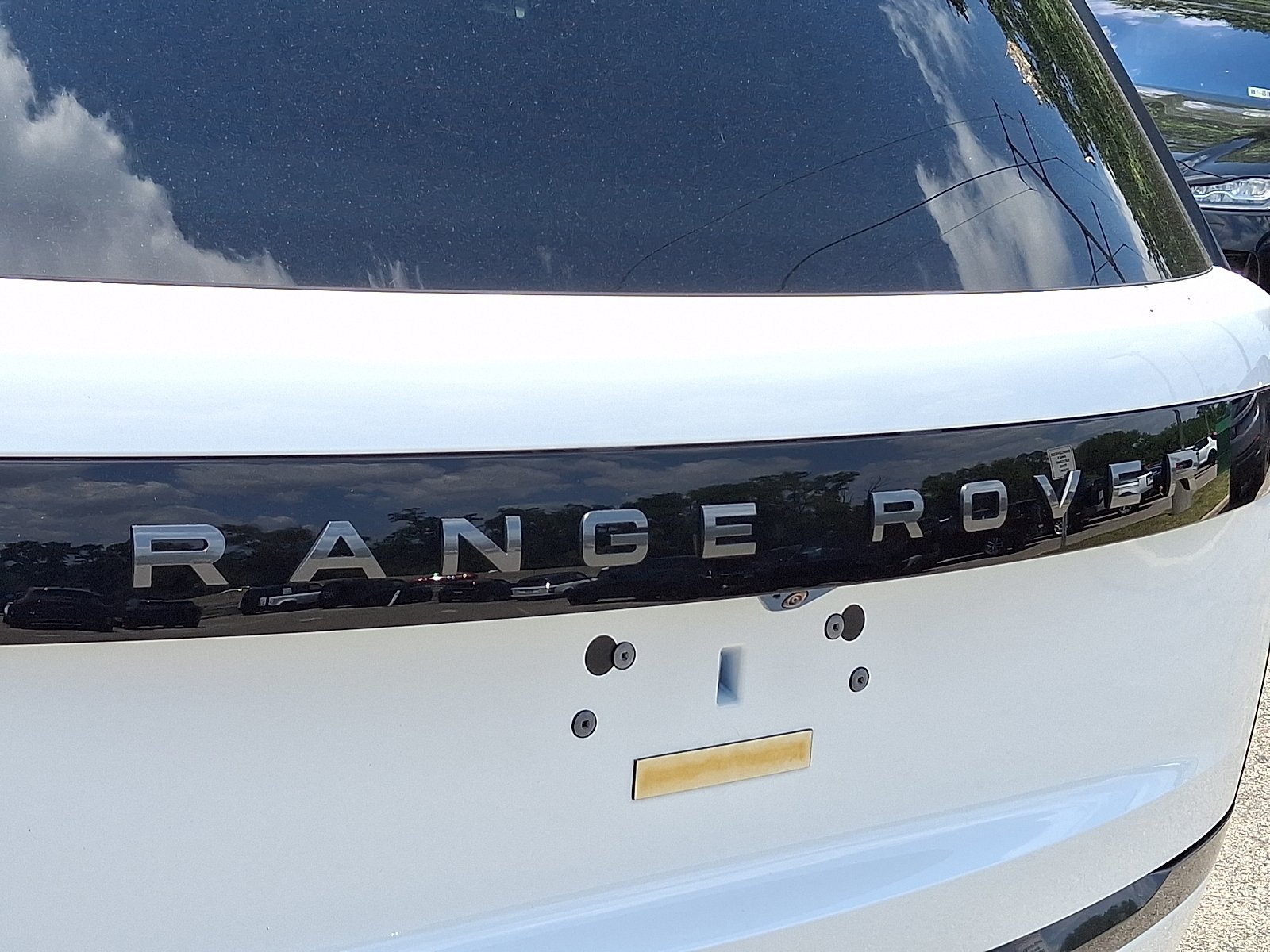 New 2026 Fuji White Land Rover P400 SE 7 Seat image 20