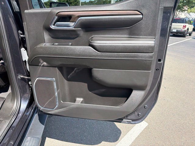 Used 2024 Gray Chevrolet LT image 28