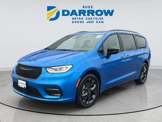 New 2026 Hydro Blue Pearl-Coat Exterior Paint Chrysler Select image 1
