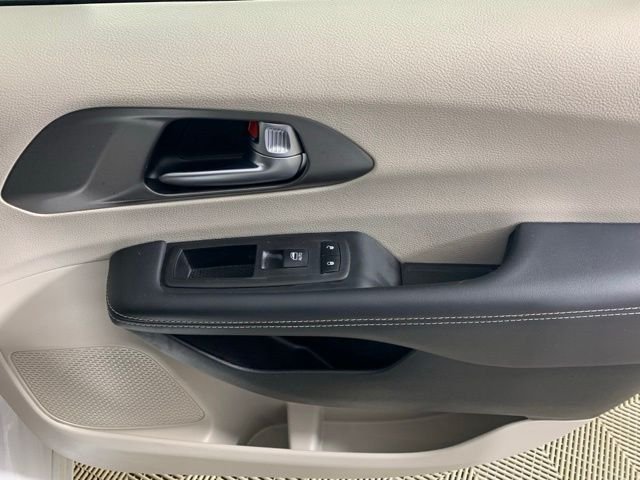 Used 2024 White Chrysler Touring L image 33