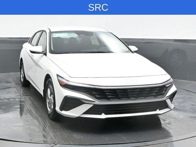 New 2026 White Hyundai SE image 6