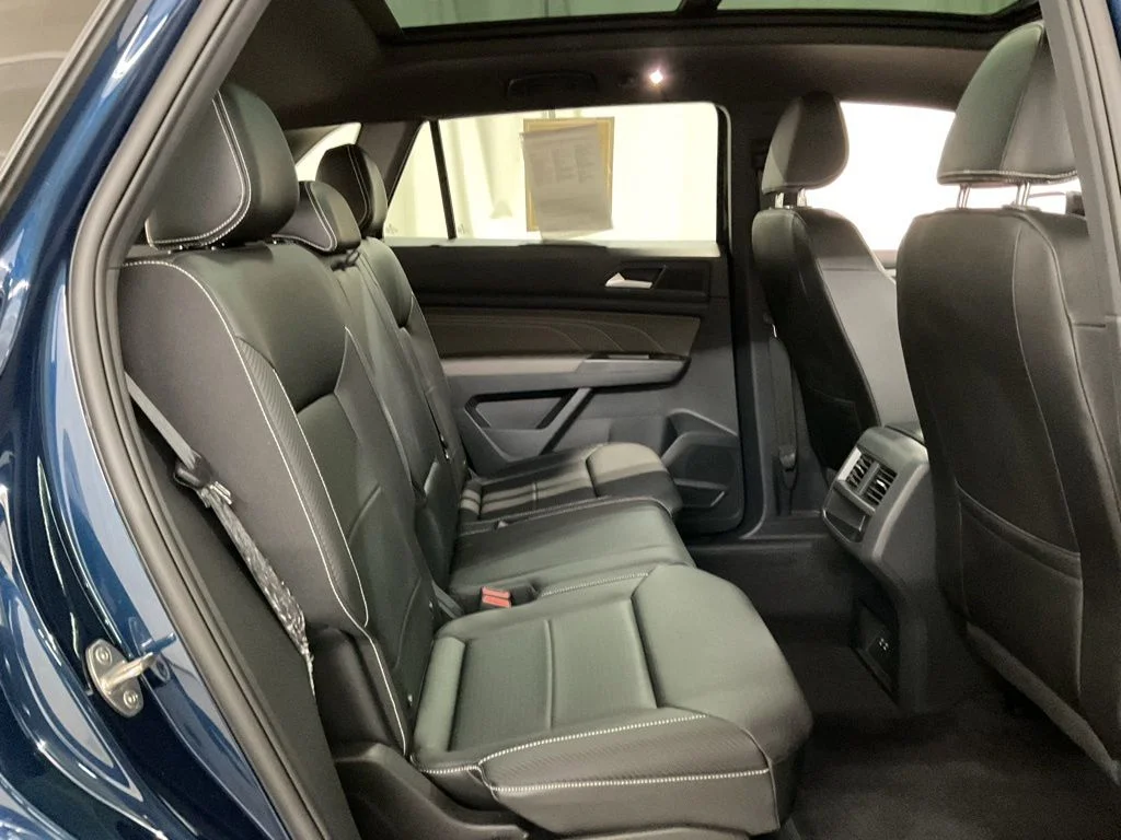 Used 2023 Tourmaline Blue Metallic Volkswagen 3.6L V6 SEL image 26