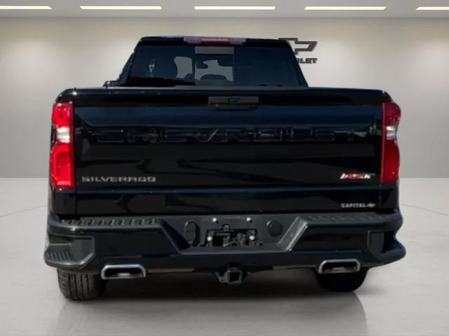 Used 2020 BLACK Chevrolet RST image 4