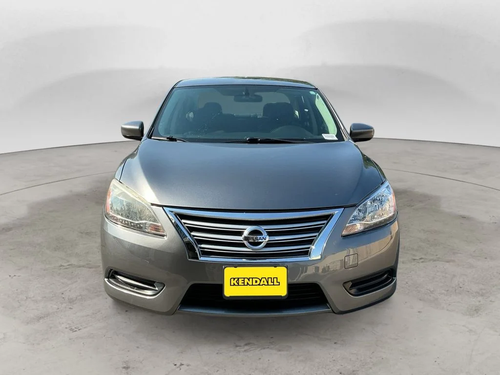 Used 2015 Gray Nissan SV image 2