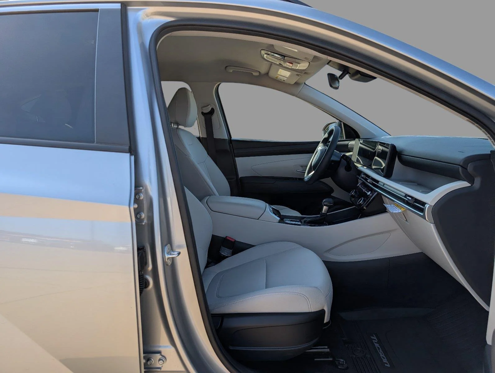 Used 2025 Shimmering Silver Hyundai SEL image 21