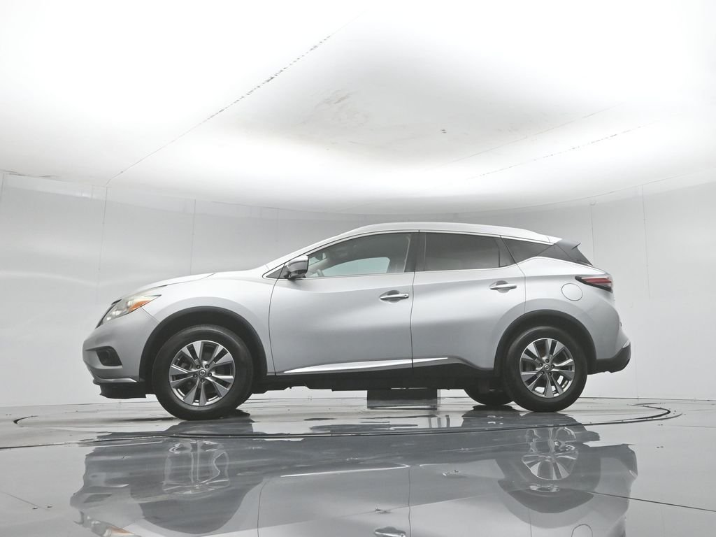 Used 2016 Silver Nissan SL image 48