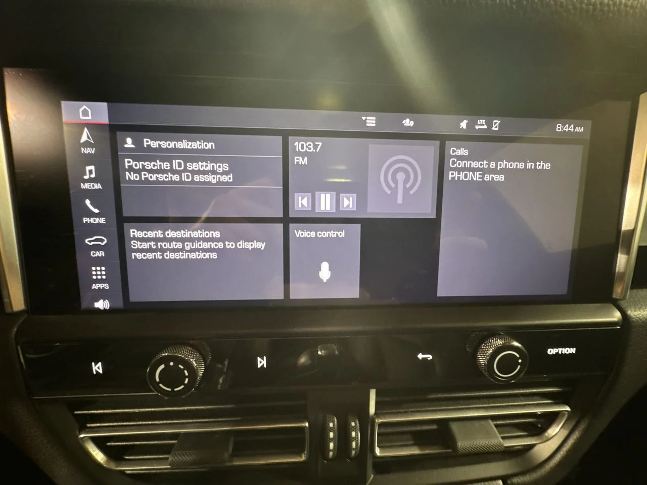 2024 Porsche Macan Base - Photo 25