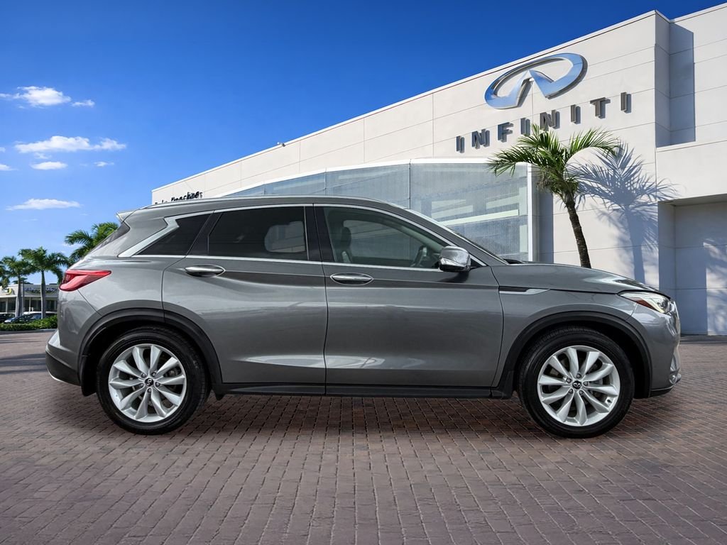Used 2019 Gray INFINITI ESSENTIAL image 8
