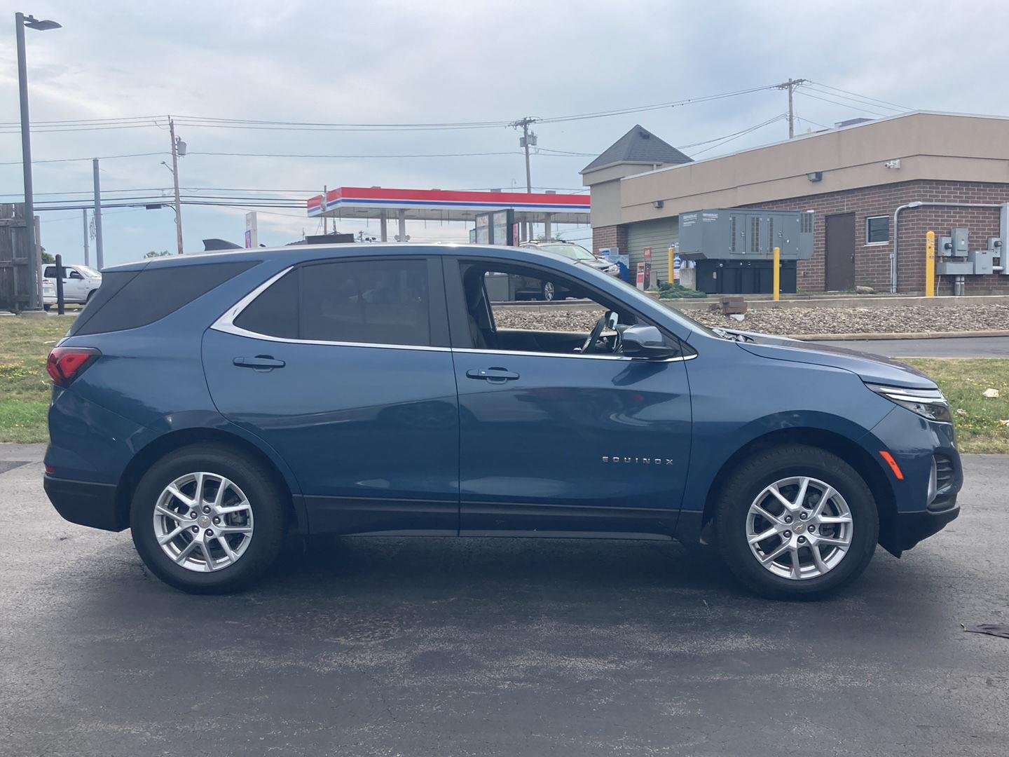 Used 2024 Lakeshore Blue Metallic Chevrolet LT image 8