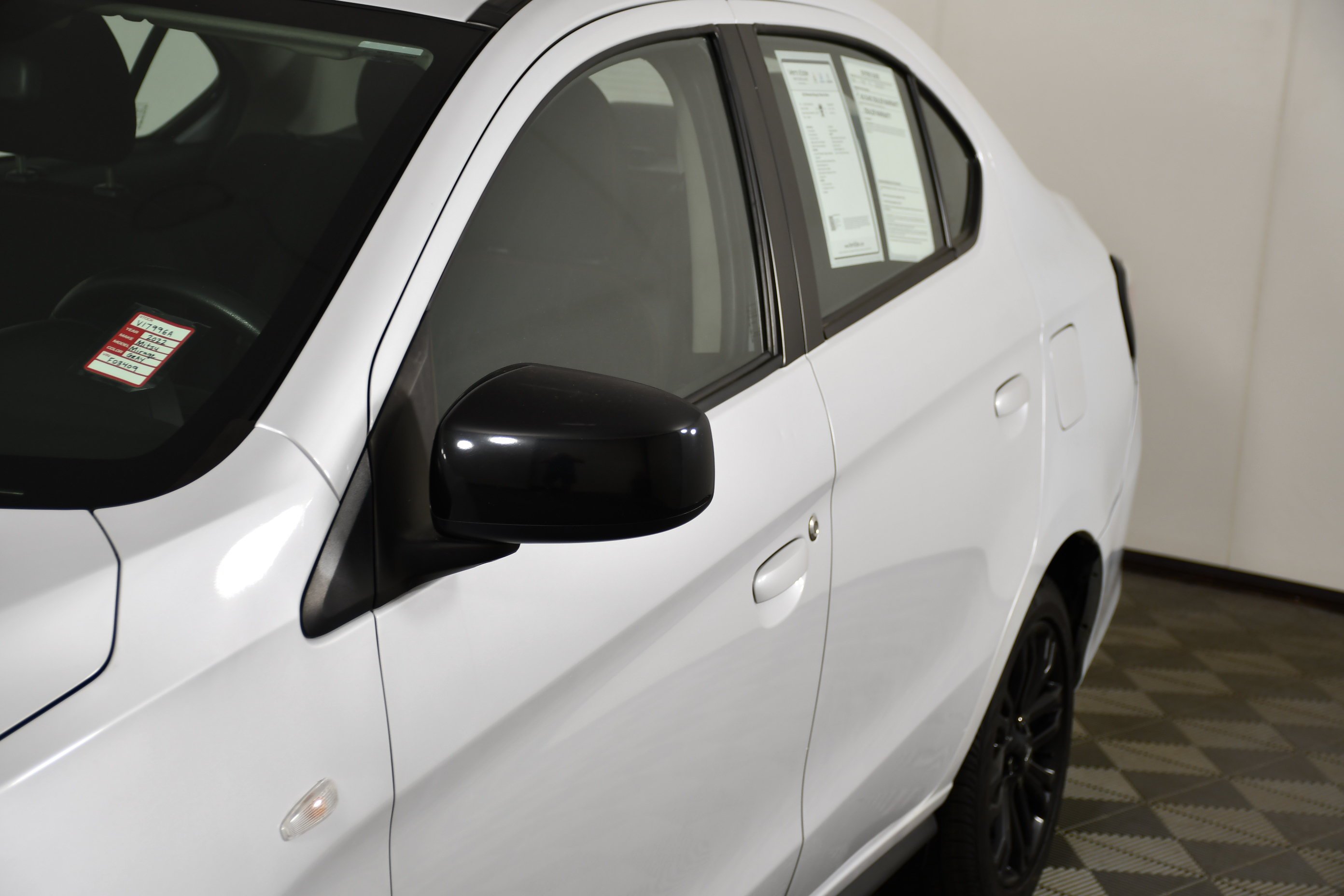Used 2022 White Mitsubishi Black Edition image 13