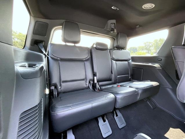 New 2027 Star White Metallic Tri-Coat Ford Platinum image 55