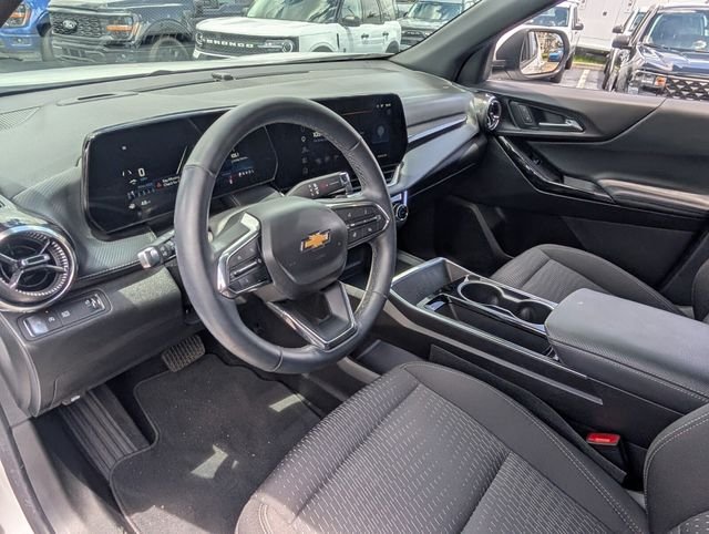 Used 2025 White Chevrolet LT image 10