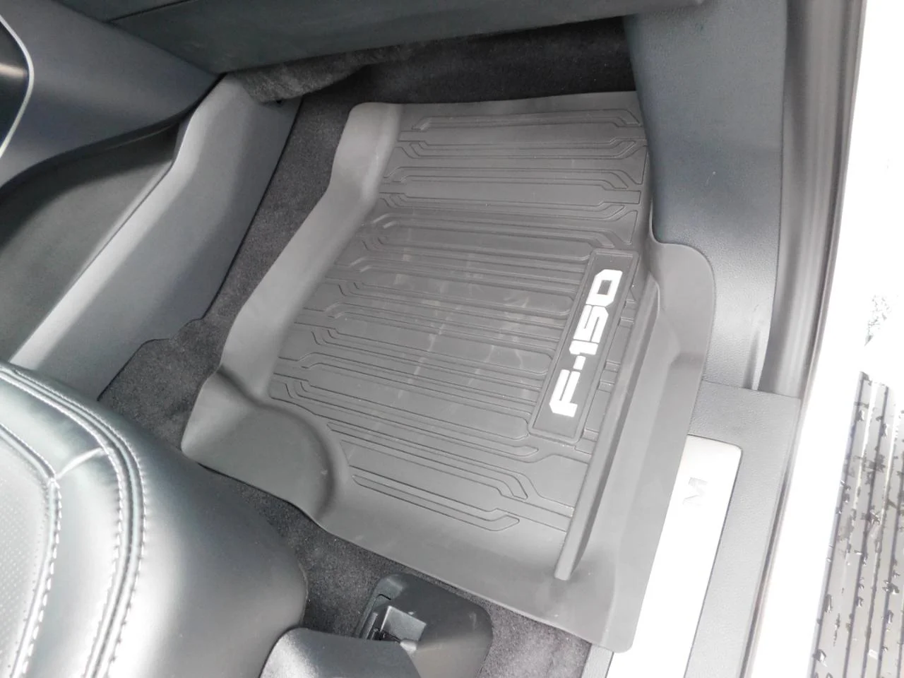 New 2026 Star White Metallic Tri-Coat Ford Platinum® image 19