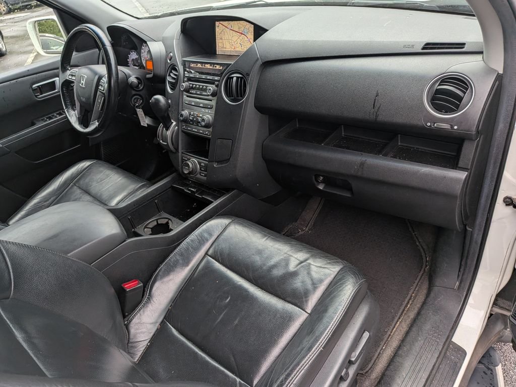 Used 2012 White Honda Touring image 28