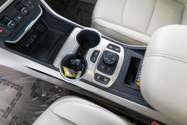 Used 2019 White GMC Denali image 26
