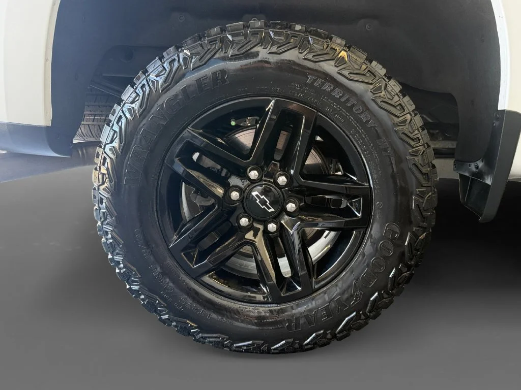 Used 2023 SUMMIT WHITE Chevrolet LT Trail Boss image 11