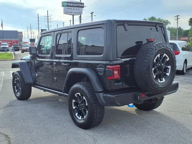 Used 2024  Jeep Rubicon image 24