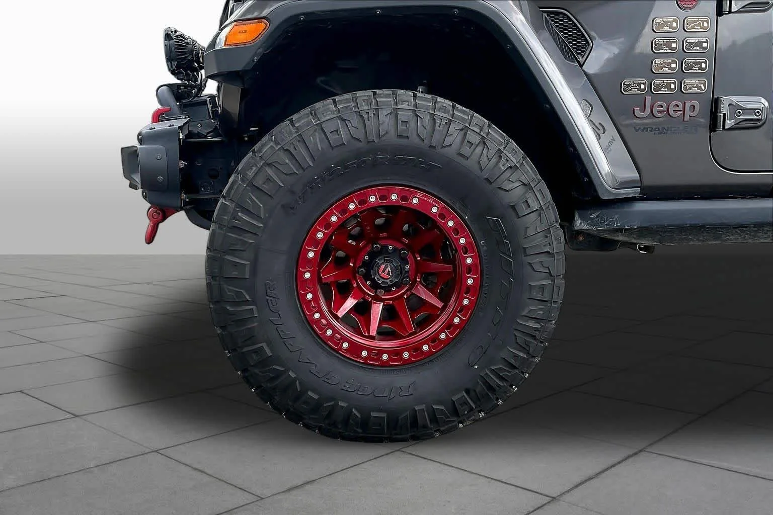 Used 2020 Granite Crystal Metallic Clearcoat Jeep Rubicon image 11