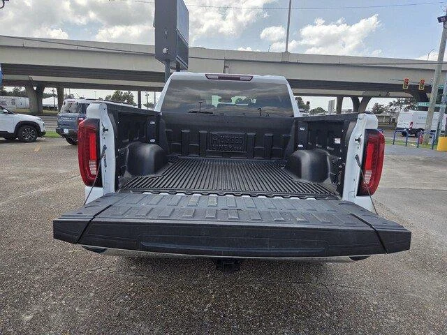 Used 2025 Summit White GMC SLT image 27