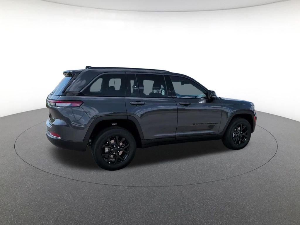 New 2026 Baltic Gray Metallic Clearcoat Jeep Altitude image 6