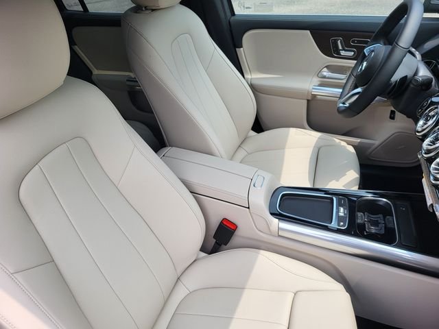 New 2026 Mountain Grey Metallic Mercedes-Benz GLA 250 image 15