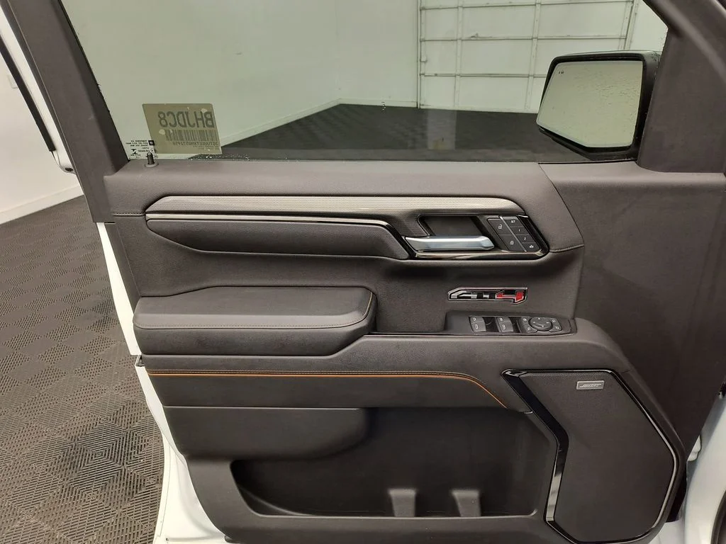 Used 2022 Summit White GMC AT4 image 18