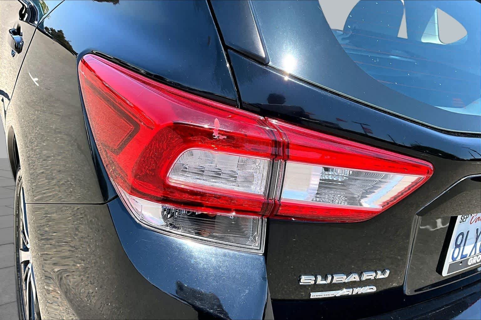 Used 2019 Crystal Black Silica Subaru Premium image 28