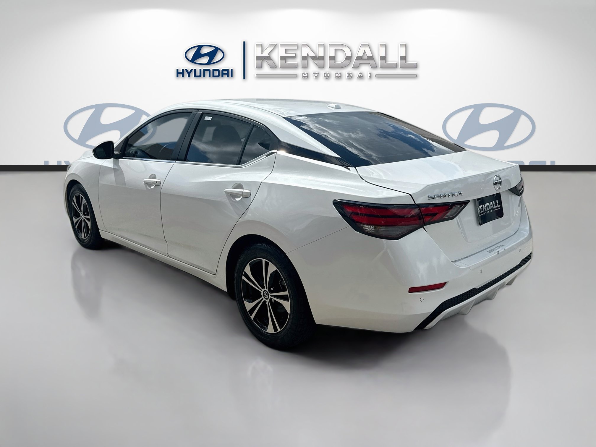 Used 2022 Aspen White TriCoat Pearl Nissan SV image 4